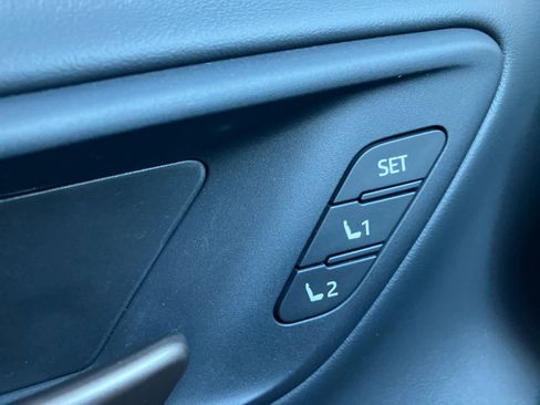 Used 2025 Toyota Crown Platinum image 12