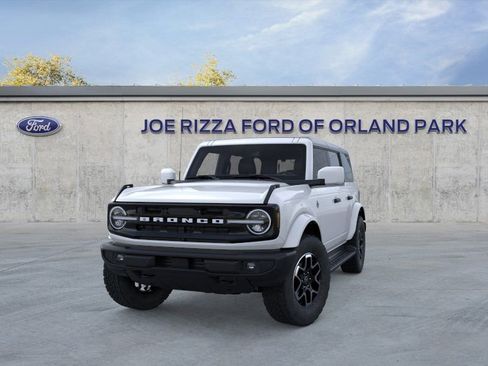 New 2026 Ford Bronco Outer Banks AWD/4WD image 2