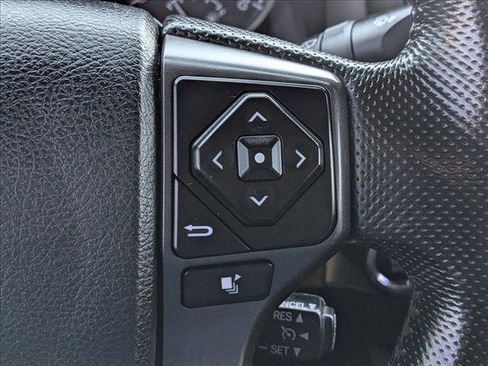 Used 2016 Toyota Tacoma TRD Sport w/ Towing Package image 14