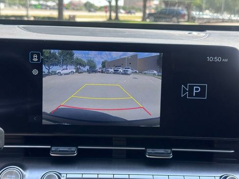 Used 2025 Hyundai Kona SEL FWD image 31