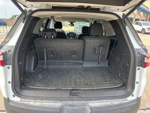 Used 2021 Chevrolet Traverse LT FWD image 15