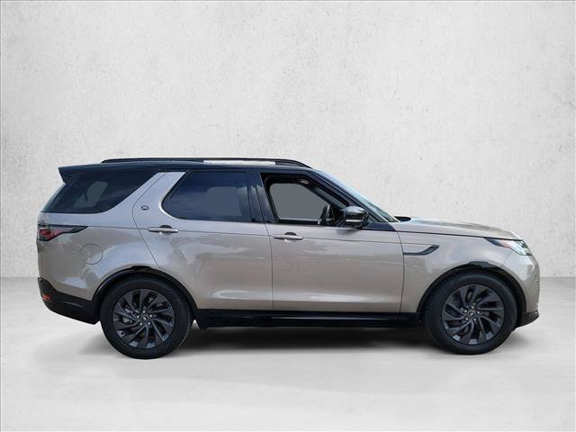 Used 2023 Land Rover Discovery HSE R-Dynamic AWD/4WD image 4