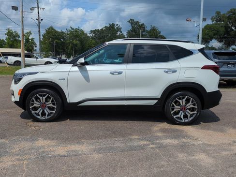 Certified 2023 Kia Seltos SX w/ SX Sunroof Package AWD/4WD image 8