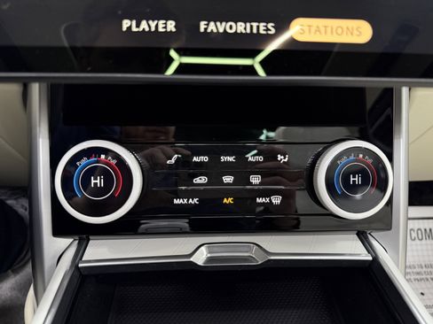 Used 2023 Land Rover Range Rover SV image 26