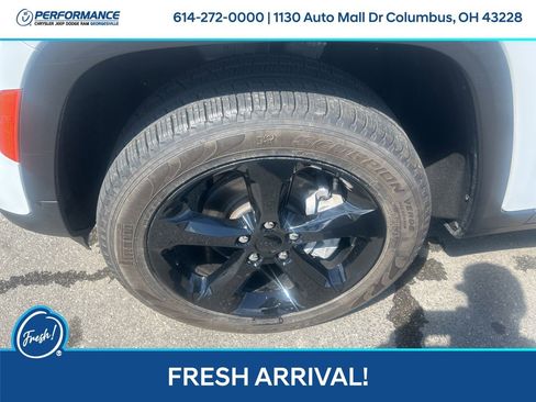 Used 2024 Jeep Grand Cherokee Limited w/ Black Appearance Package AWD/4WD image 10