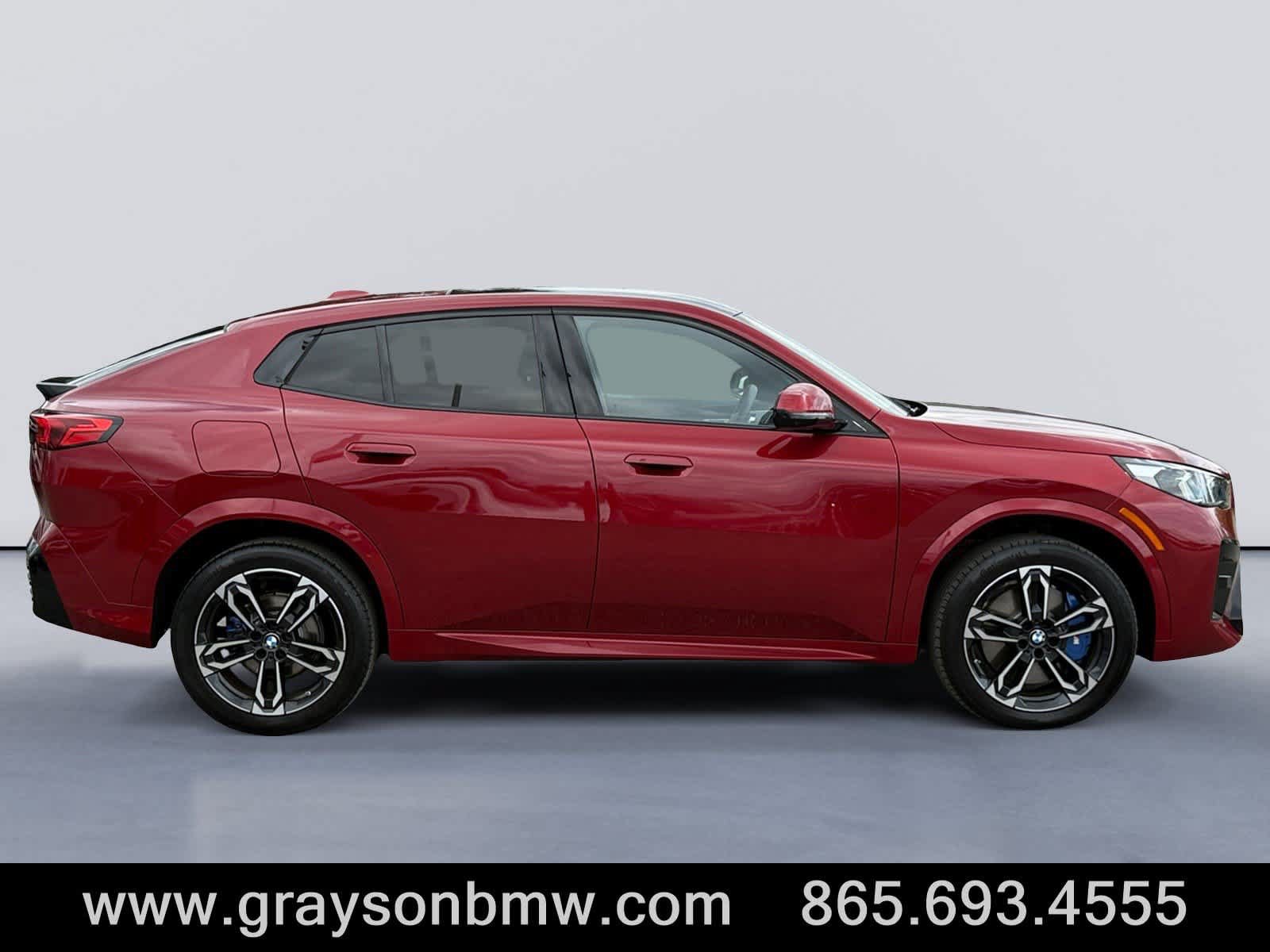 Used 2025 BMW X2 xDrive28i w/ Premium Package AWD/4WD image 2