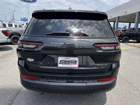 Used 2024 Jeep Grand Cherokee L Limited w/ Black Appearance Package AWD/4WD image 6