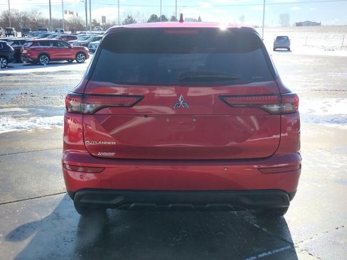 Used 2022 Mitsubishi Outlander ES image 6