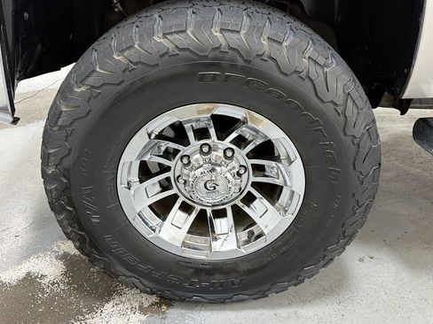 Used 2009 Chevrolet Silverado 3500 LTZ w/ Suspension Package, Off-Road AWD/4WD image 10