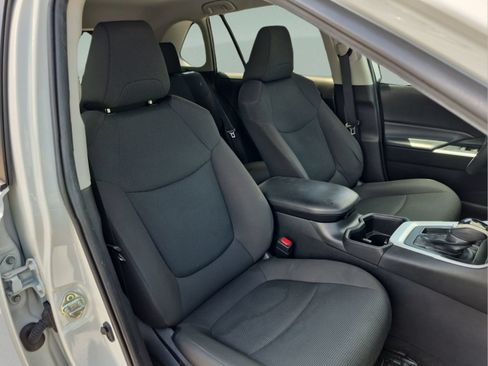 Used 2022 Toyota RAV4 LE FWD image 19