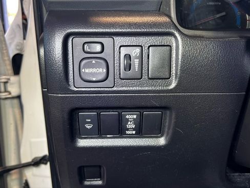 Used 2017 Toyota 4Runner SR5 image 23