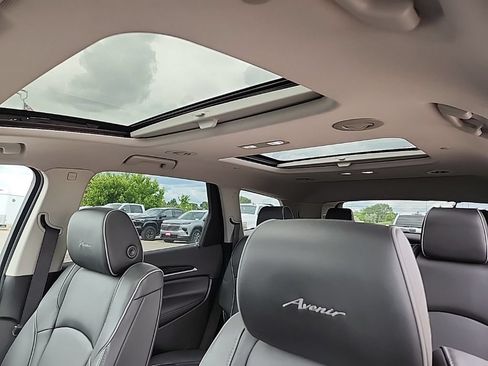Used 2020 Buick Enclave Avenir w/ Avenir Technology Package AWD/4WD image 35