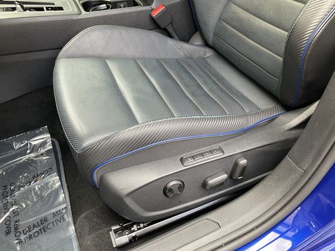 Used 2022 Volkswagen Golf R AWD/4WD image 31