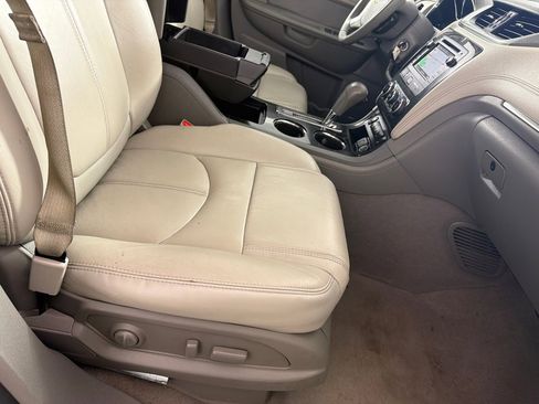 Used 2017 Chevrolet Traverse LT AWD/4WD image 24