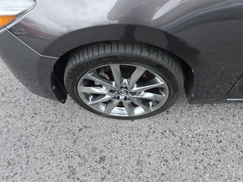 Used 2018 MAZDA MAZDA3 Grand Touring image 10
