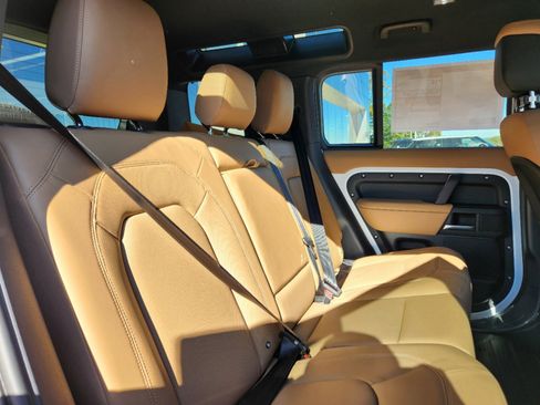 New 2025 Land Rover Defender 110 X-Dynamic SE image 11