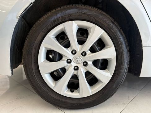 Used 2025 Toyota Corolla LE image 33