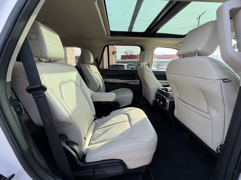 Used 2018 Ford Expedition Platinum image 31