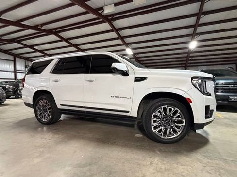 Used 2023 GMC Yukon Denali Ultimate AWD/4WD image 5