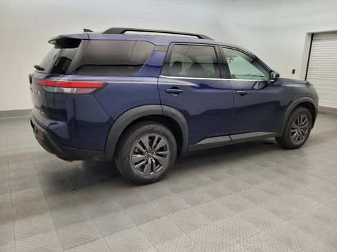 Used 2022 Nissan Pathfinder SV AWD/4WD image 10