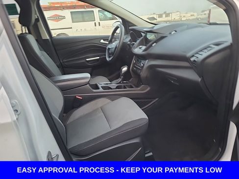 Used 2019 Ford Escape SE image 12