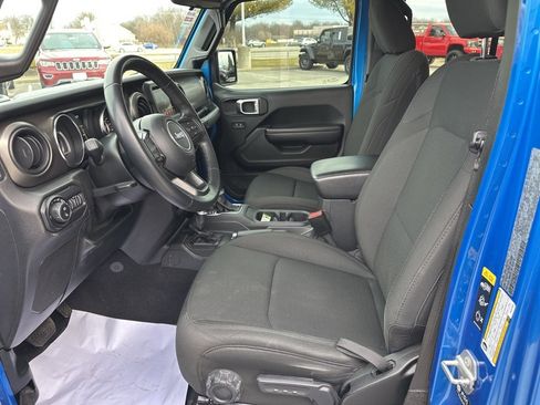 Used 2021 Jeep Gladiator Willys image 64