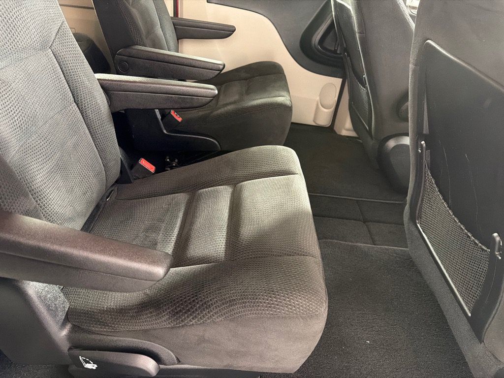 Used 2014 Dodge Grand Caravan SE w/ Quick Order Package 29E SE FWD image 18