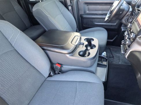 Used 2024 RAM 2500 Tradesman w/ Chrome Appearance Group image 12