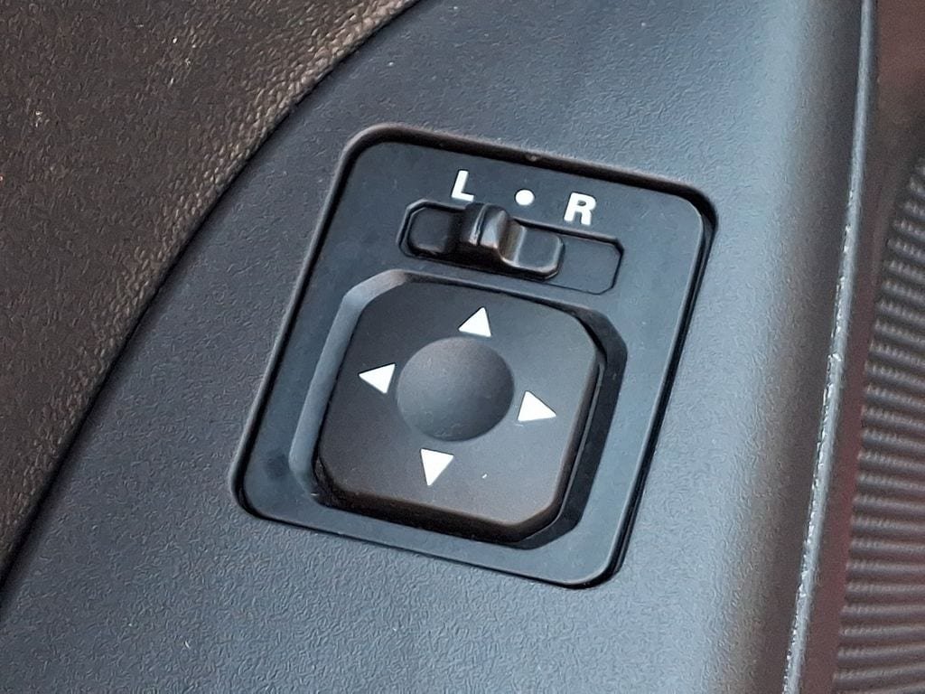 Used 2025 Mitsubishi Outlander Sport LE AWD/4WD image 27