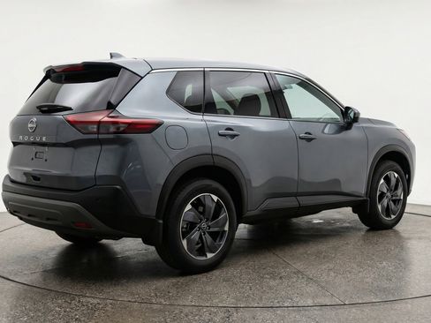 Used 2025 Nissan Rogue SV image 9