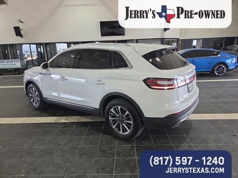 Used 2022 Lincoln Nautilus FWD w/ Premium Package image 6