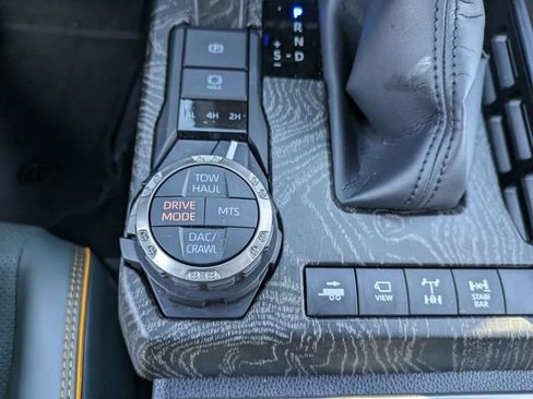 Used 2025 Toyota 4Runner Trailhunter image 32