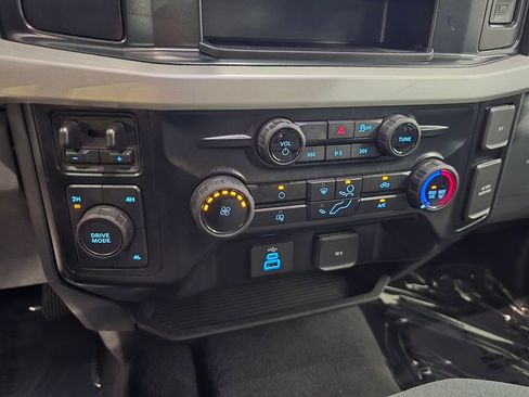Used 2025 Ford F250 XLT AWD/4WD image 26