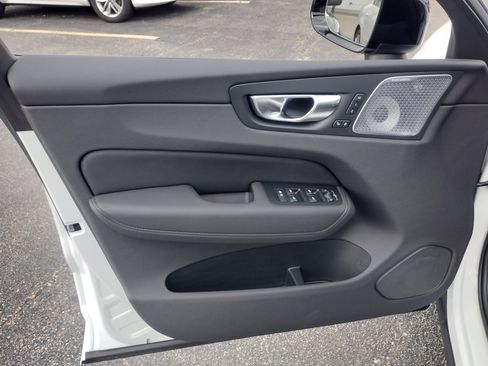 New 2026 Volvo XC60 B5 Ultra w/ Climate Package image 9