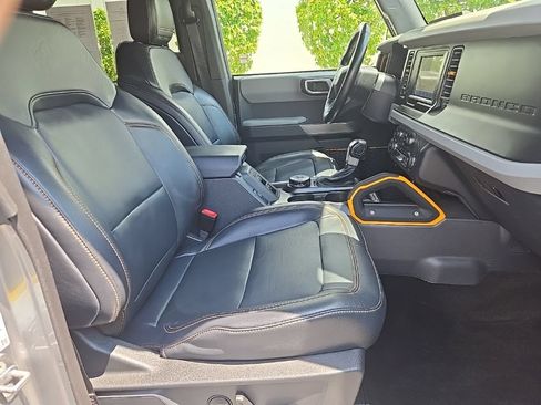 Used 2023 Ford Bronco Badlands w/ Sasquatch Package AWD/4WD image 32