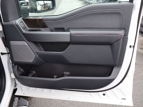 Used 2025 Ford F250 Lariat w/ Chrome Package image 35