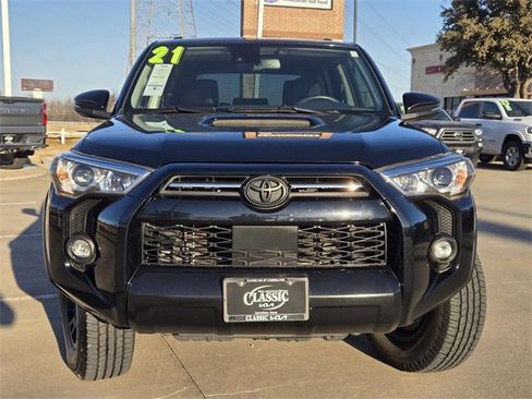 Used 2021 Toyota 4Runner Venture w/ Moonroof Package image 2