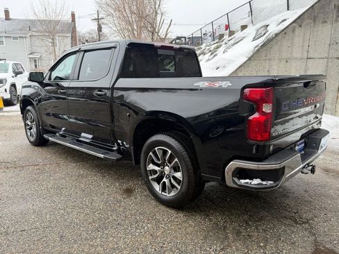 Used 2023 Chevrolet Silverado 1500 LT w/ Leather Package image 3