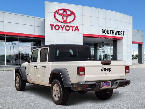 Used 2020 Jeep Gladiator Sport w/ Quick Order Package 24S AWD/4WD image 4