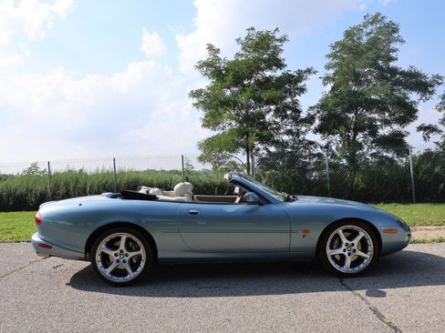 Used 2003 Jaguar XK8 Convertible RWD image 3