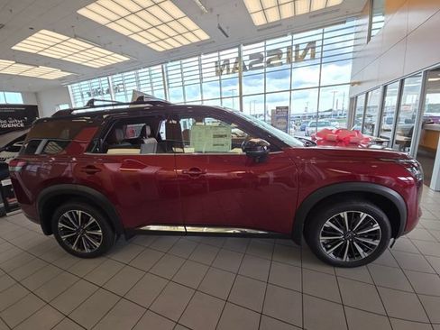 New 2026 Nissan Pathfinder Platinum FWD image 13