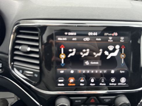 Used 2021 Jeep Grand Cherokee Limited image 28