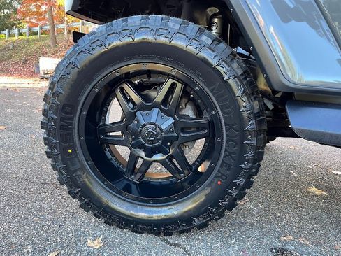 Used 2018 Jeep Wrangler Unlimited Sahara image 51