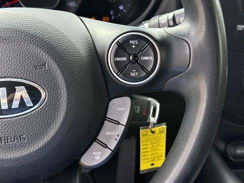 Used 2015 Kia Soul image 25