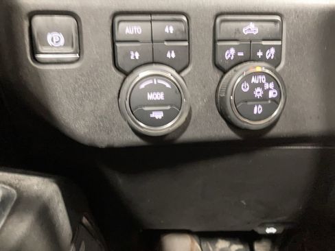 Used 2024 Chevrolet Silverado 1500 LT Trail Boss w/ Convenience Package II image 15