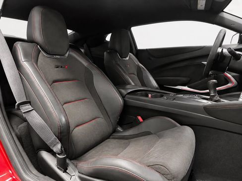 Used 2018 Chevrolet Camaro ZL1 RWD image 16