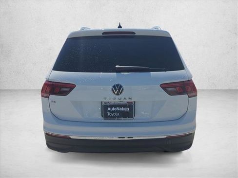 Used 2022 Volkswagen Tiguan SE FWD image 7