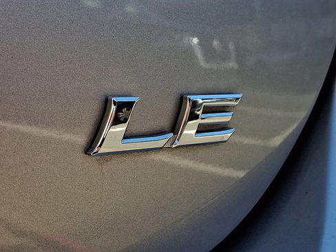 Used 2021 Toyota Camry LE FWD image 29