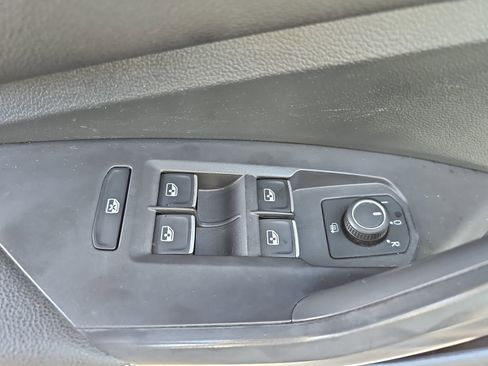 Used 2022 Volkswagen Jetta SE w/ Panoramic Sunroof Package image 25