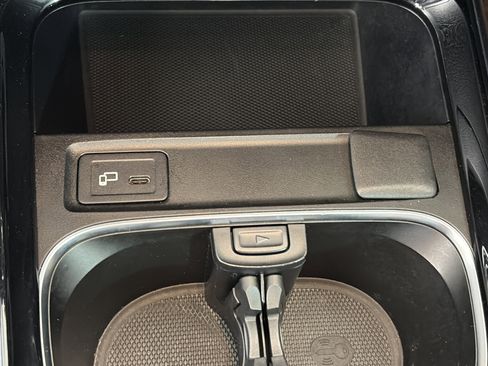 Used 2021 Mercedes-Benz GLA 250 4MATIC image 26